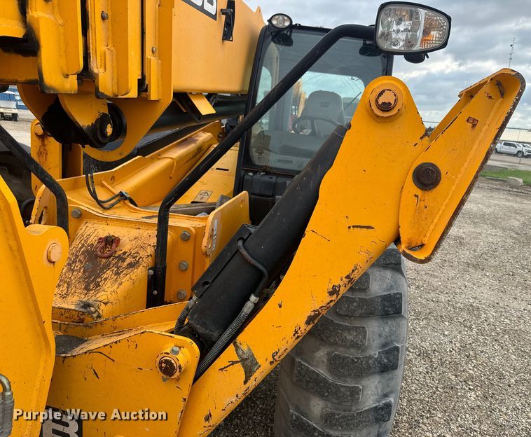 image for item EK1498 2014 JCB 510-56 telehandler