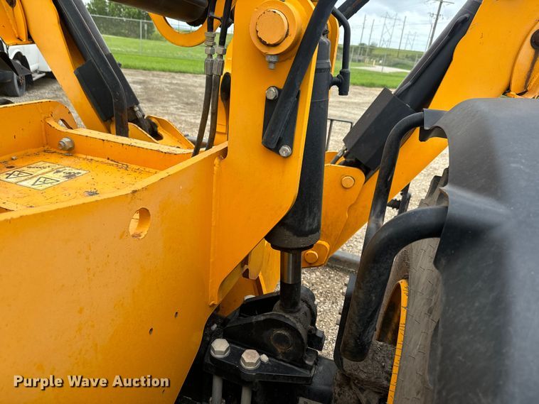 image for item EK1498 2014 JCB 510-56 telehandler