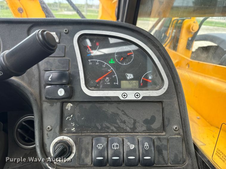 image for item EK1498 2014 JCB 510-56 telehandler