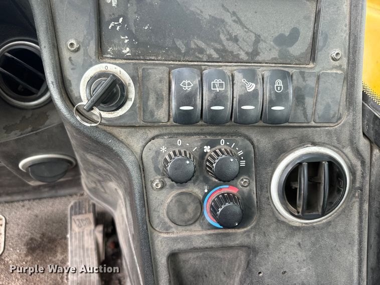 image for item EK1498 2014 JCB 510-56 telehandler