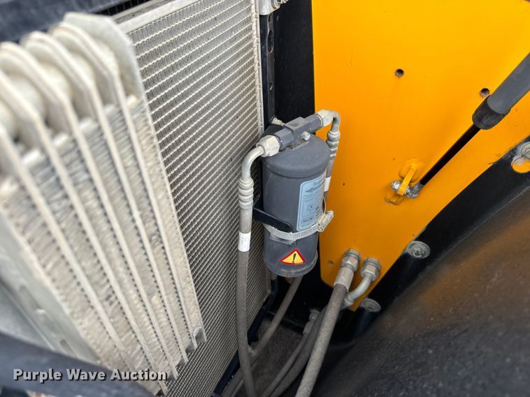 image for item EK1498 2014 JCB 510-56 telehandler