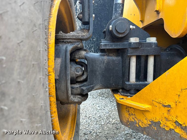 image for item EK1498 2014 JCB 510-56 telehandler