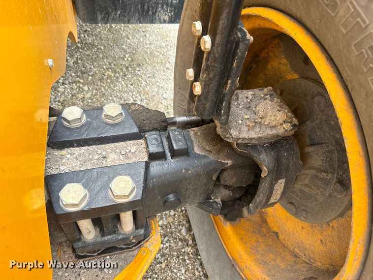 image for item EK1498 2014 JCB 510-56 telehandler