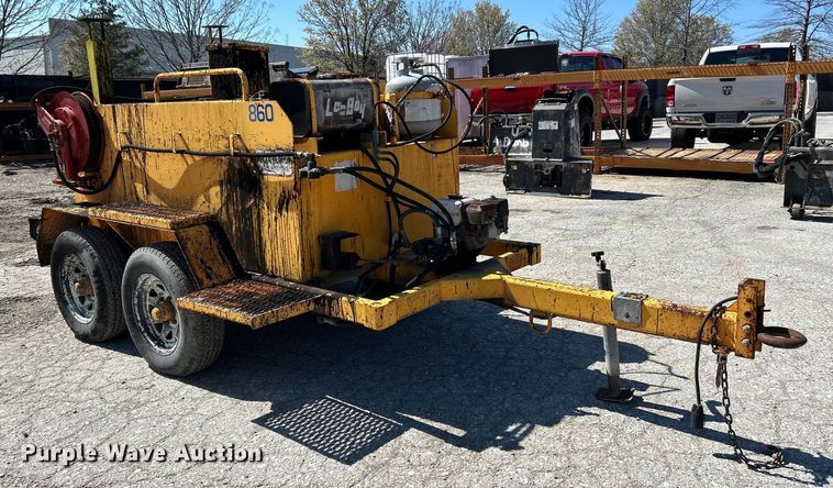 image for item EK4400 2002 LeeBoy asphalt distributor trailer