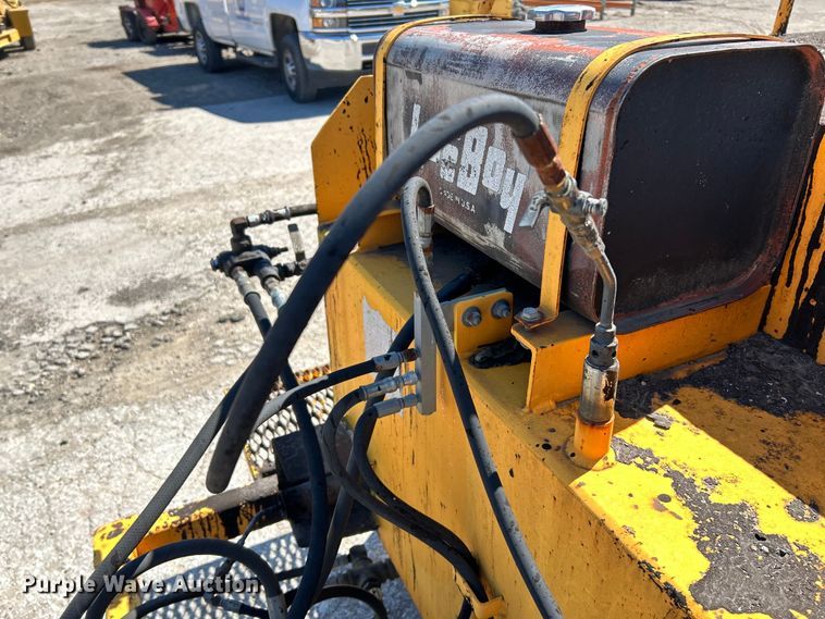 image for item EK4400 2002 LeeBoy asphalt distributor trailer