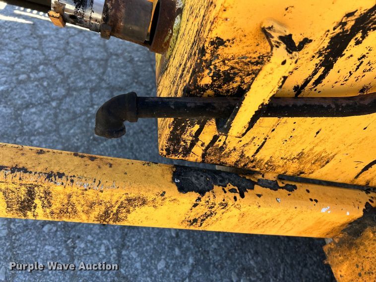 image for item EK4400 2002 LeeBoy asphalt distributor trailer