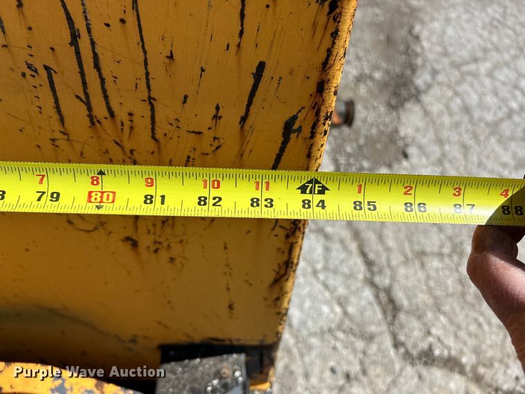 image for item EK4400 2002 LeeBoy asphalt distributor trailer