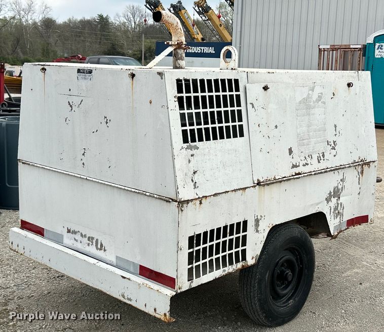 image for item EK4430 1999 LeRoi Q125DJ-E air compressor