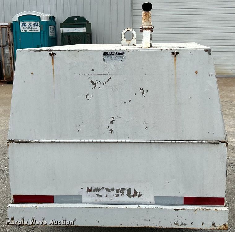 image for item EK4430 1999 LeRoi Q125DJ-E air compressor