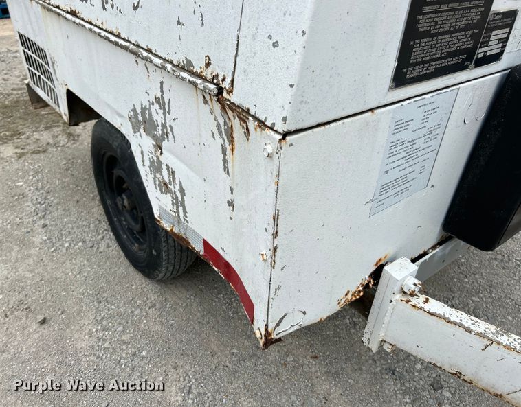 image for item EK4430 1999 LeRoi Q125DJ-E air compressor