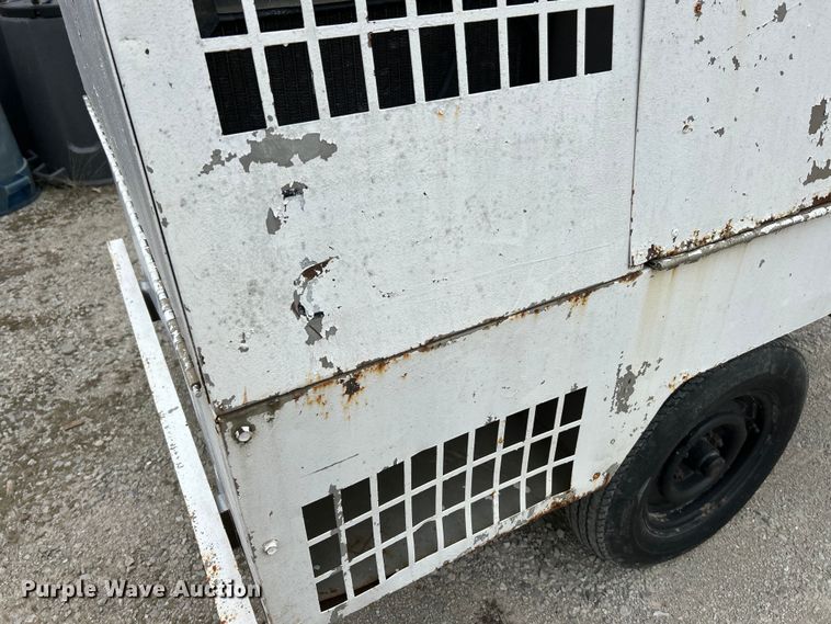 image for item EK4430 1999 LeRoi Q125DJ-E air compressor