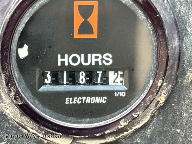 image for item EK4430 1999 LeRoi Q125DJ-E air compressor