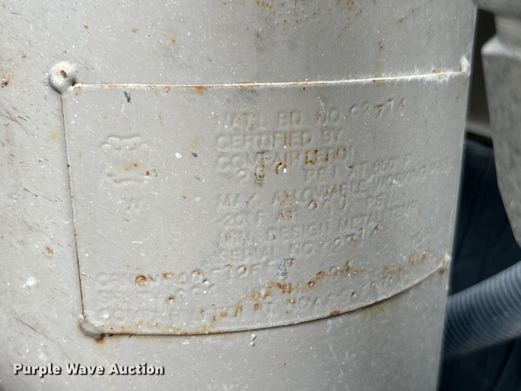 image for item EK4430 1999 LeRoi Q125DJ-E air compressor