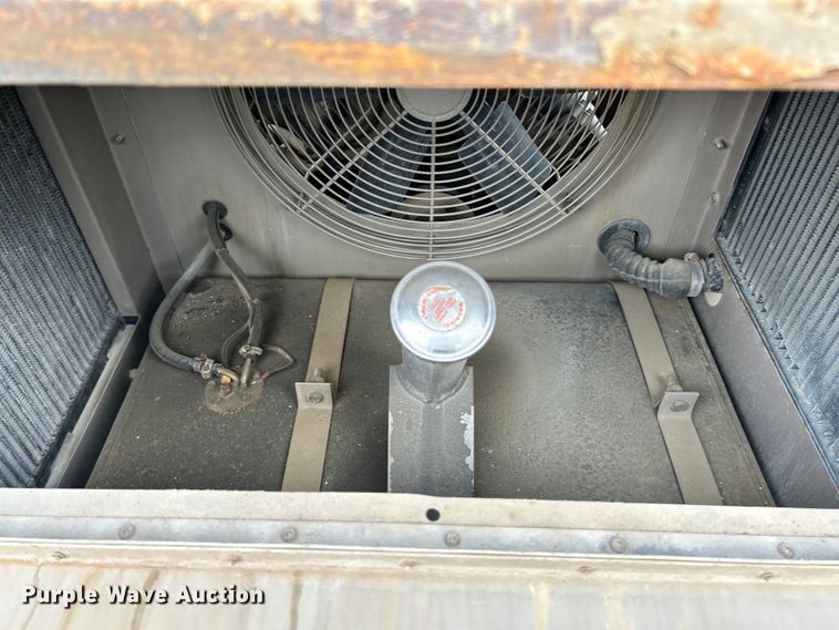 image for item EK4430 1999 LeRoi Q125DJ-E air compressor