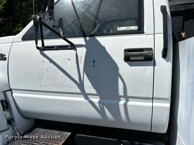 image for item EK4695 1990 GMC C6000 utility / service truck