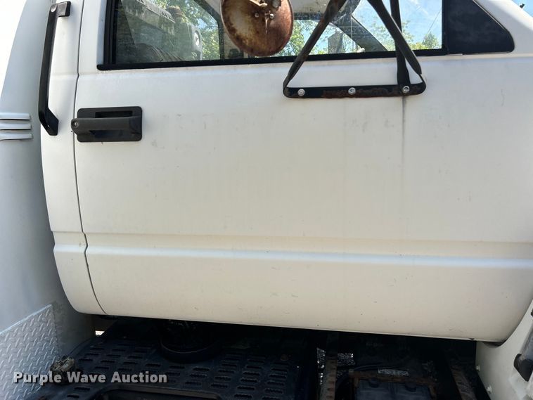 image for item EK4695 1990 GMC C6000 utility / service truck