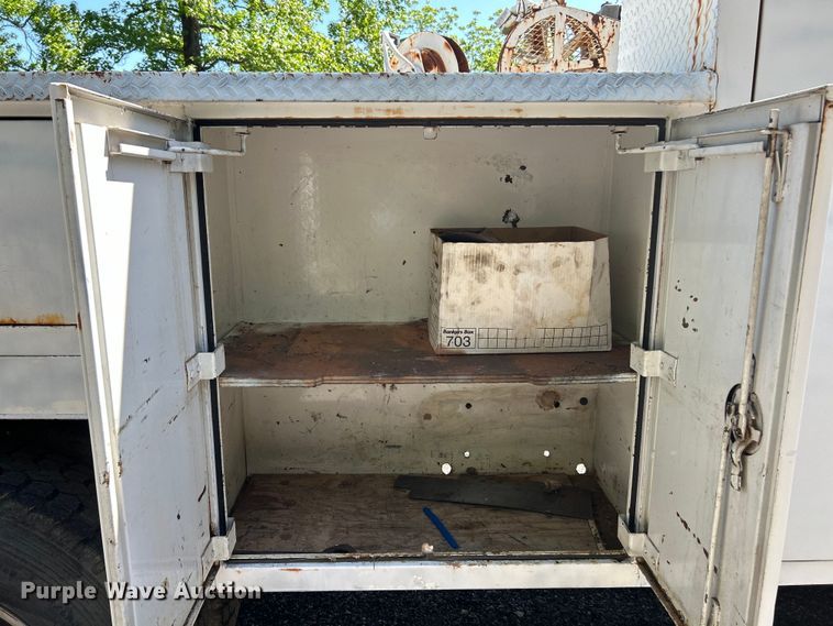 image for item EK4695 1990 GMC C6000 utility / service truck