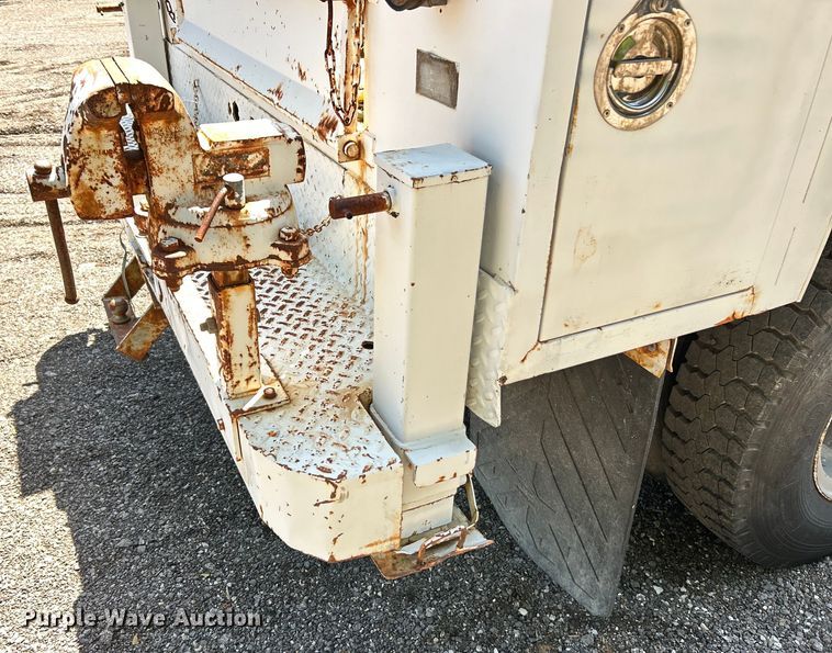 image for item EK4695 1990 GMC C6000 utility / service truck