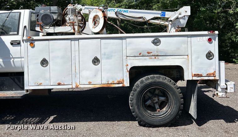 image for item EK4695 1990 GMC C6000 utility / service truck