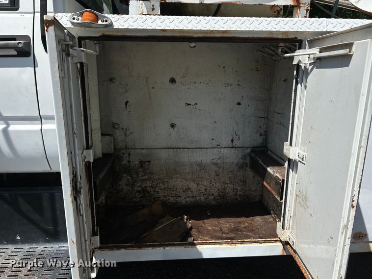 image for item EK4695 1990 GMC C6000 utility / service truck