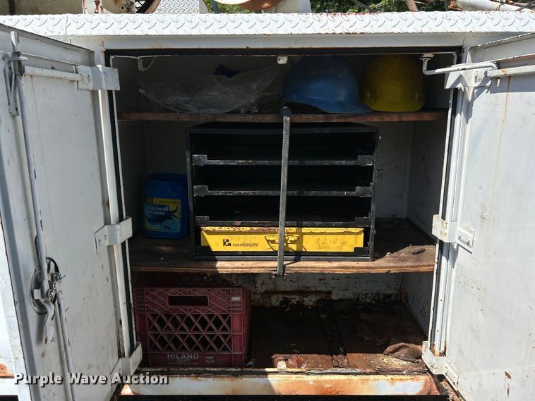 image for item EK4695 1990 GMC C6000 utility / service truck