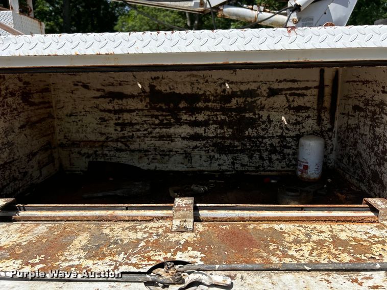 image for item EK4695 1990 GMC C6000 utility / service truck