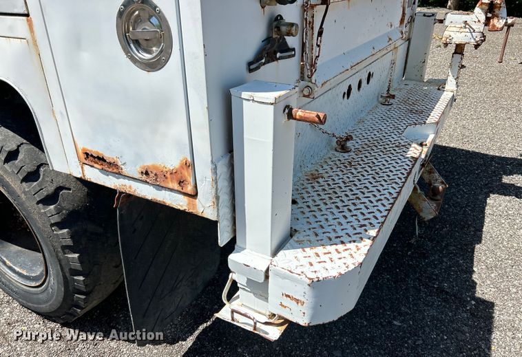 image for item EK4695 1990 GMC C6000 utility / service truck