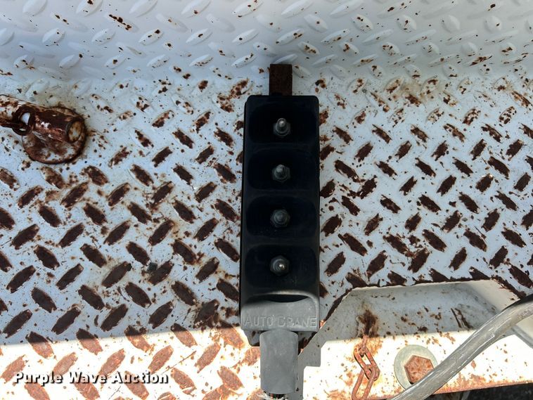 image for item EK4695 1990 GMC C6000 utility / service truck