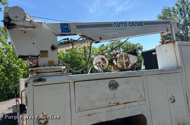 image for item EK4695 1990 GMC C6000 utility / service truck