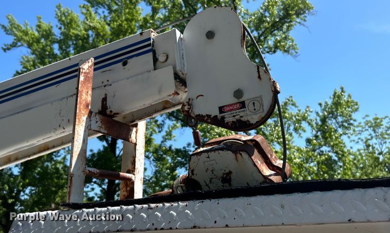 image for item EK4695 1990 GMC C6000 utility / service truck