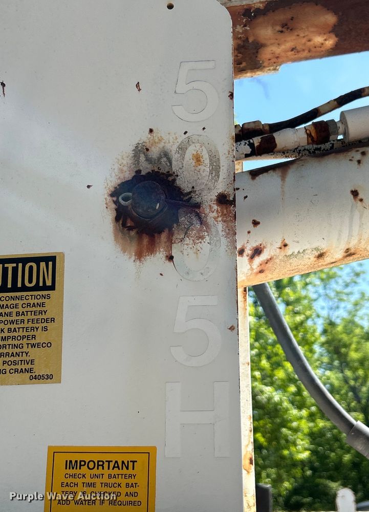 image for item EK4695 1990 GMC C6000 utility / service truck