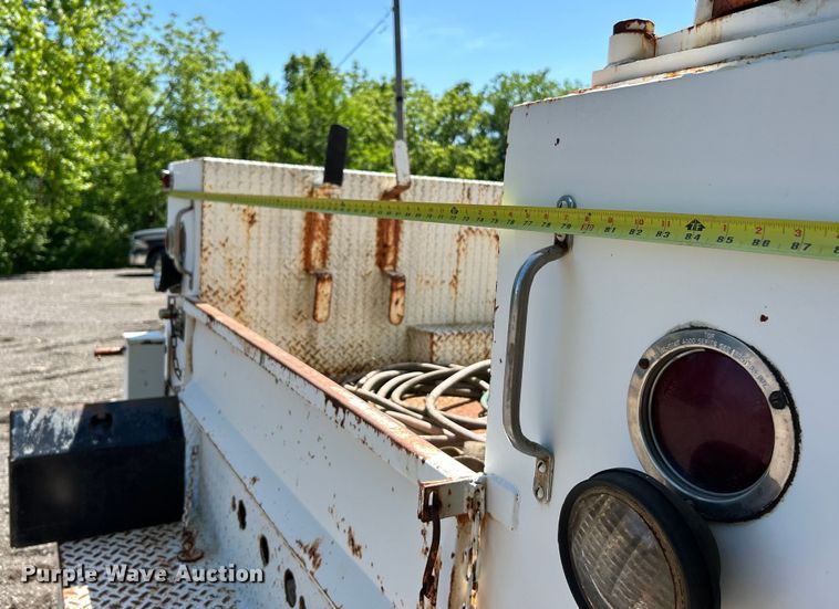 image for item EK4695 1990 GMC C6000 utility / service truck