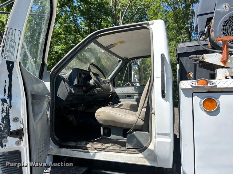 image for item EK4695 1990 GMC C6000 utility / service truck