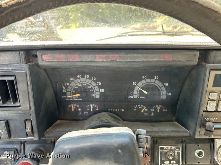 image for item EK4695 1990 GMC C6000 utility / service truck