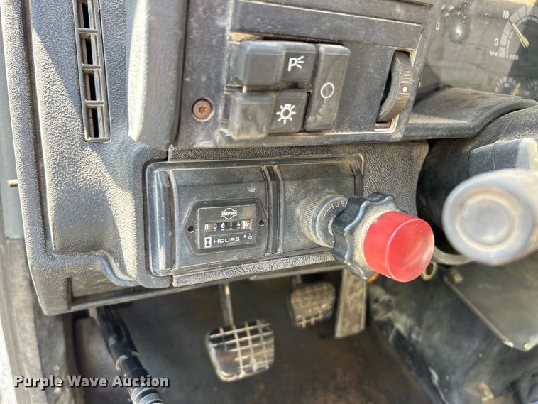 image for item EK4695 1990 GMC C6000 utility / service truck