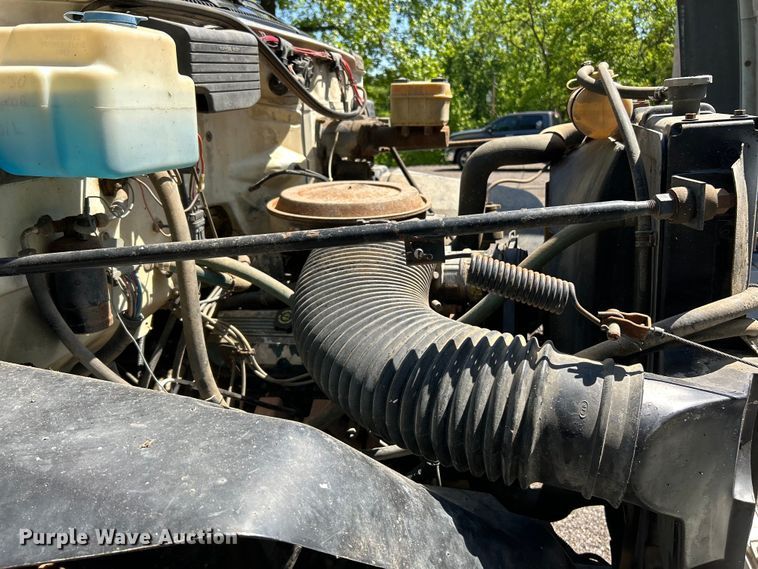 image for item EK4695 1990 GMC C6000 utility / service truck