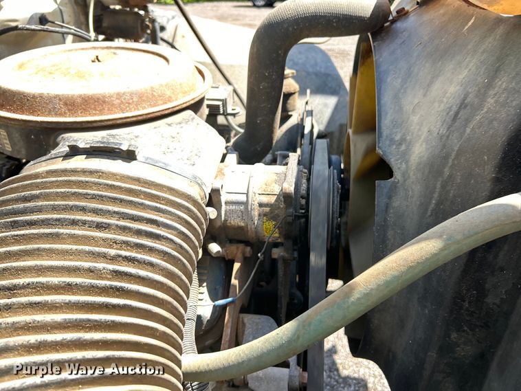 image for item EK4695 1990 GMC C6000 utility / service truck