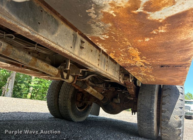 image for item EK4695 1990 GMC C6000 utility / service truck