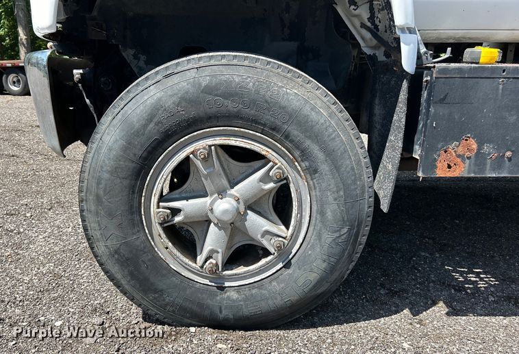 image for item EK4695 1990 GMC C6000 utility / service truck