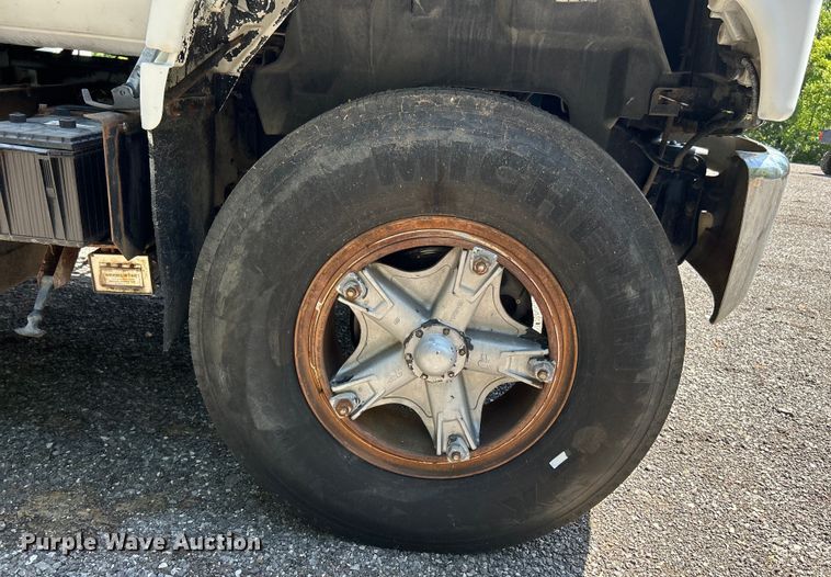 image for item EK4695 1990 GMC C6000 utility / service truck