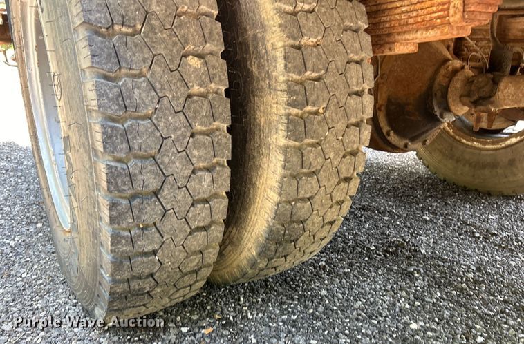 image for item EK4695 1990 GMC C6000 utility / service truck