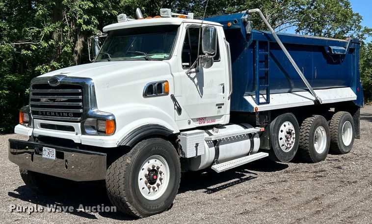 image for item EK4700 2009 Sterling L9500 dump truck