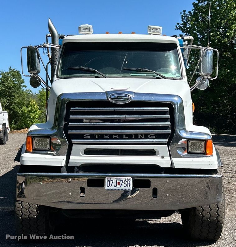 image for item EK4700 2009 Sterling L9500 dump truck