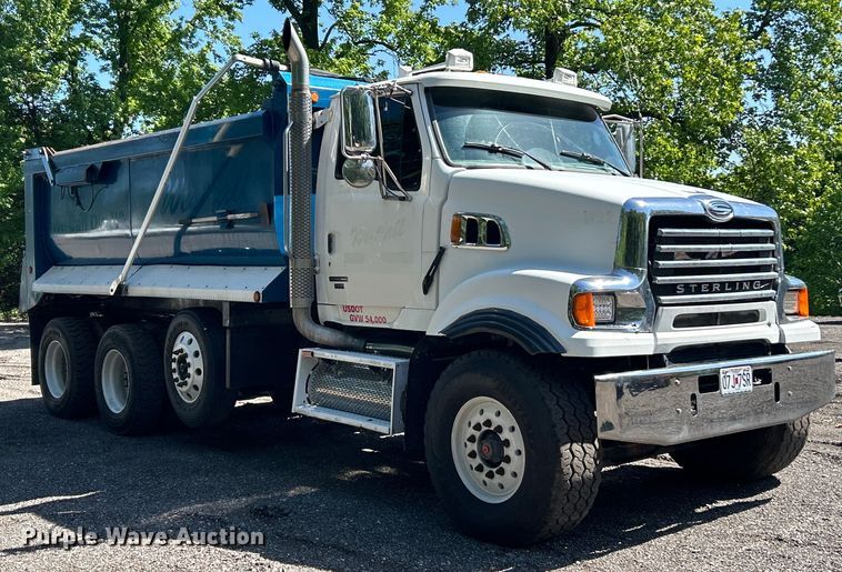 image for item EK4700 2009 Sterling L9500 dump truck