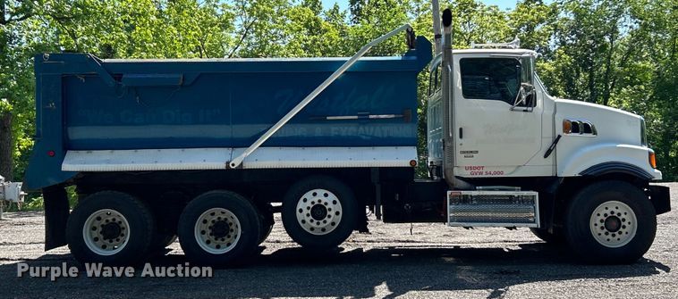 image for item EK4700 2009 Sterling L9500 dump truck