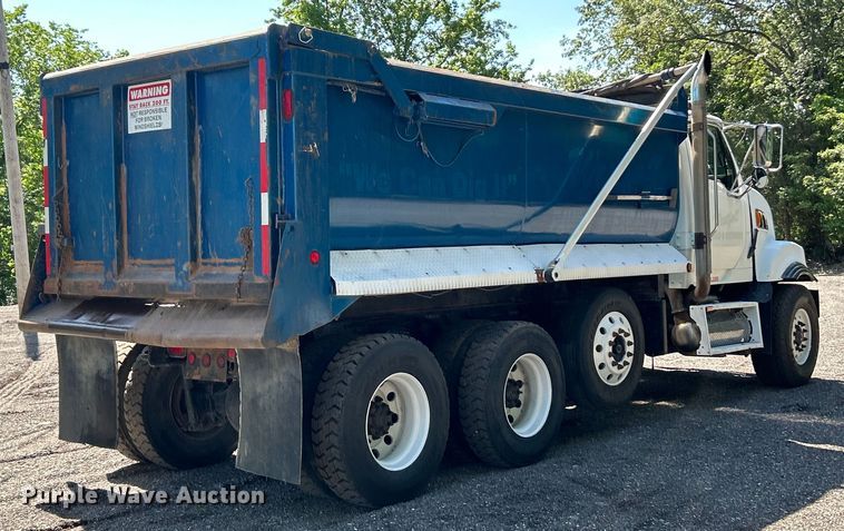 image for item EK4700 2009 Sterling L9500 dump truck