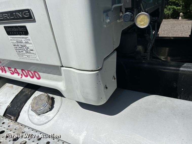 image for item EK4700 2009 Sterling L9500 dump truck