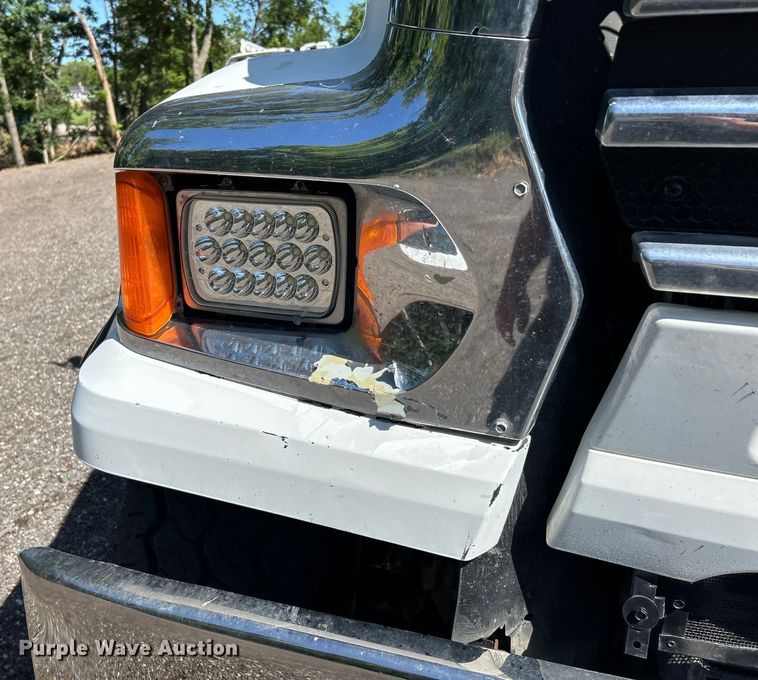 image for item EK4700 2009 Sterling L9500 dump truck