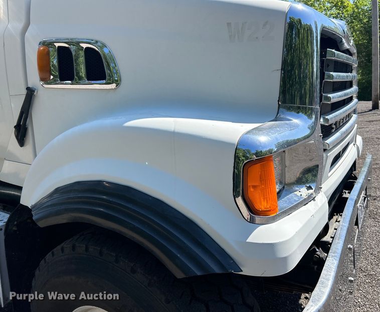 image for item EK4700 2009 Sterling L9500 dump truck