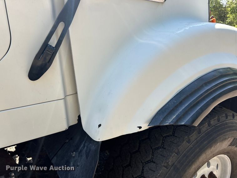 image for item EK4700 2009 Sterling L9500 dump truck